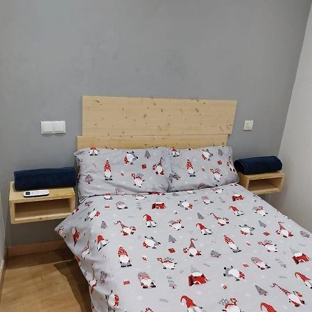 Centrico Apartamento Con Patio Madrid Bagian luar foto