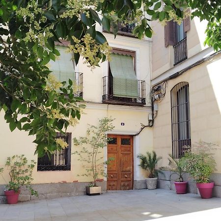Centrico Apartamento Con Patio Madrid Bagian luar foto