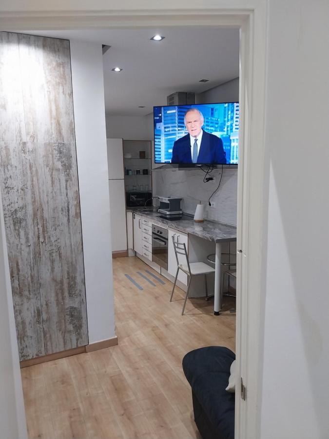 Centrico Apartamento Con Patio Madrid Bagian luar foto