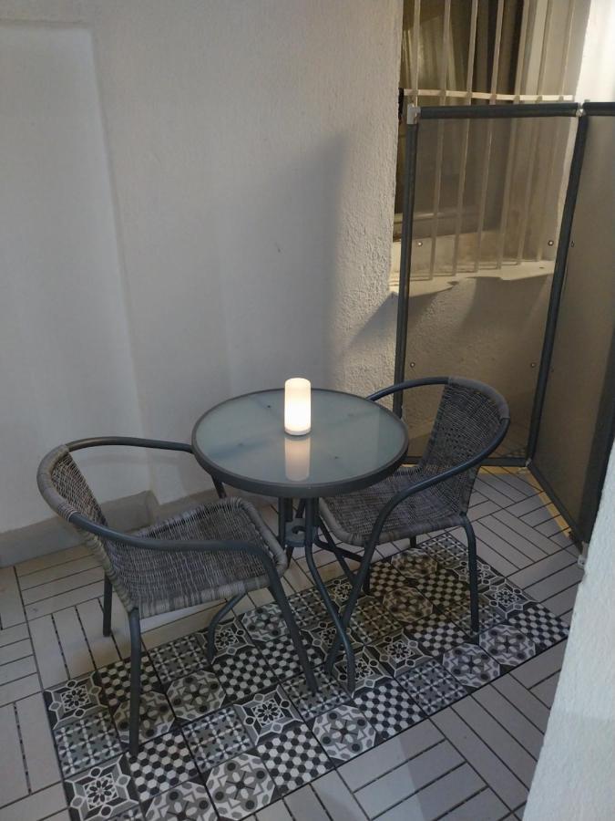 Centrico Apartamento Con Patio Madrid Bagian luar foto