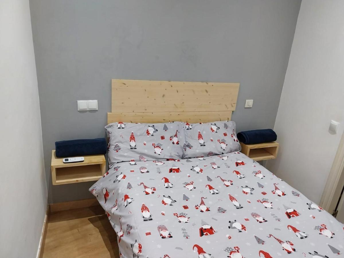 Centrico Apartamento Con Patio Madrid Bagian luar foto