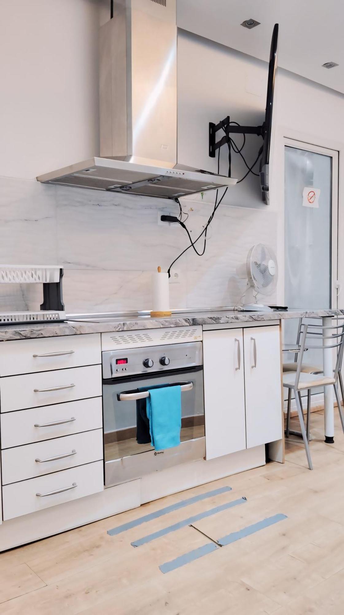Centrico Apartamento Con Patio Madrid Bagian luar foto
